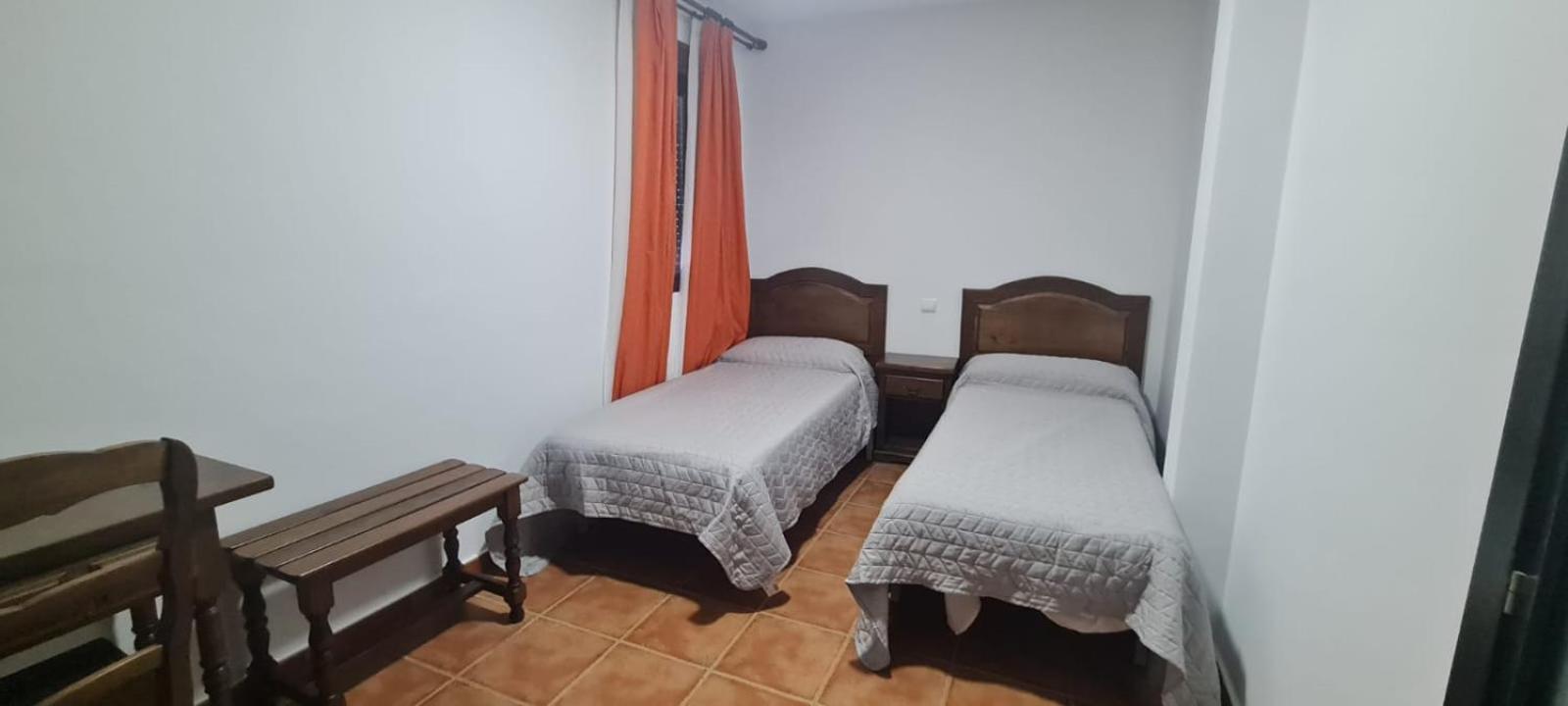 Hostal La Roda Villaluenga ภายนอก รูปภาพ