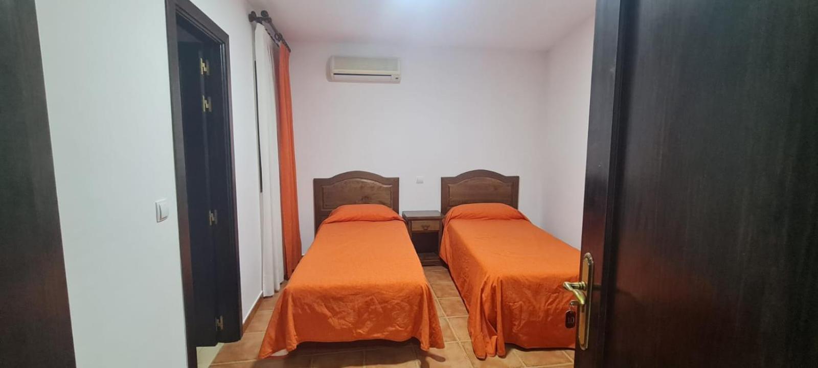 Hostal La Roda Villaluenga ภายนอก รูปภาพ